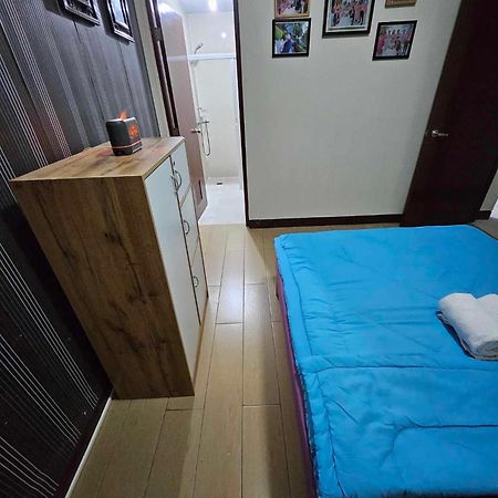 Cubao Manhattan Heights Unit 5A Tower C Кесон Сити Екстериор снимка