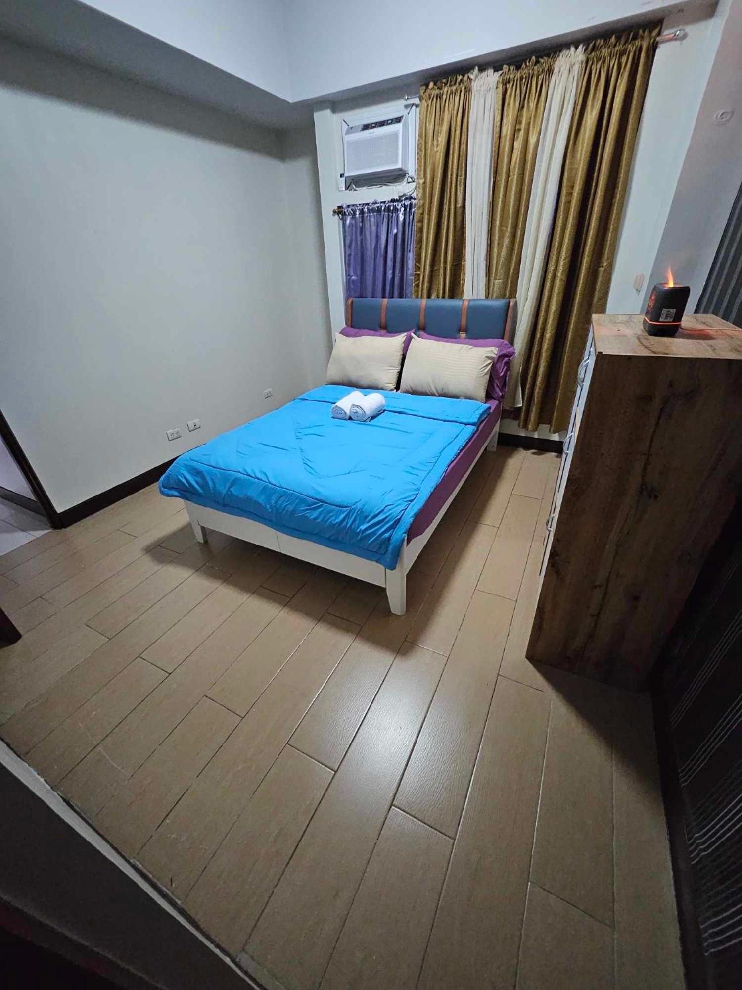 Cubao Manhattan Heights Unit 5A Tower C Кесон Сити Екстериор снимка