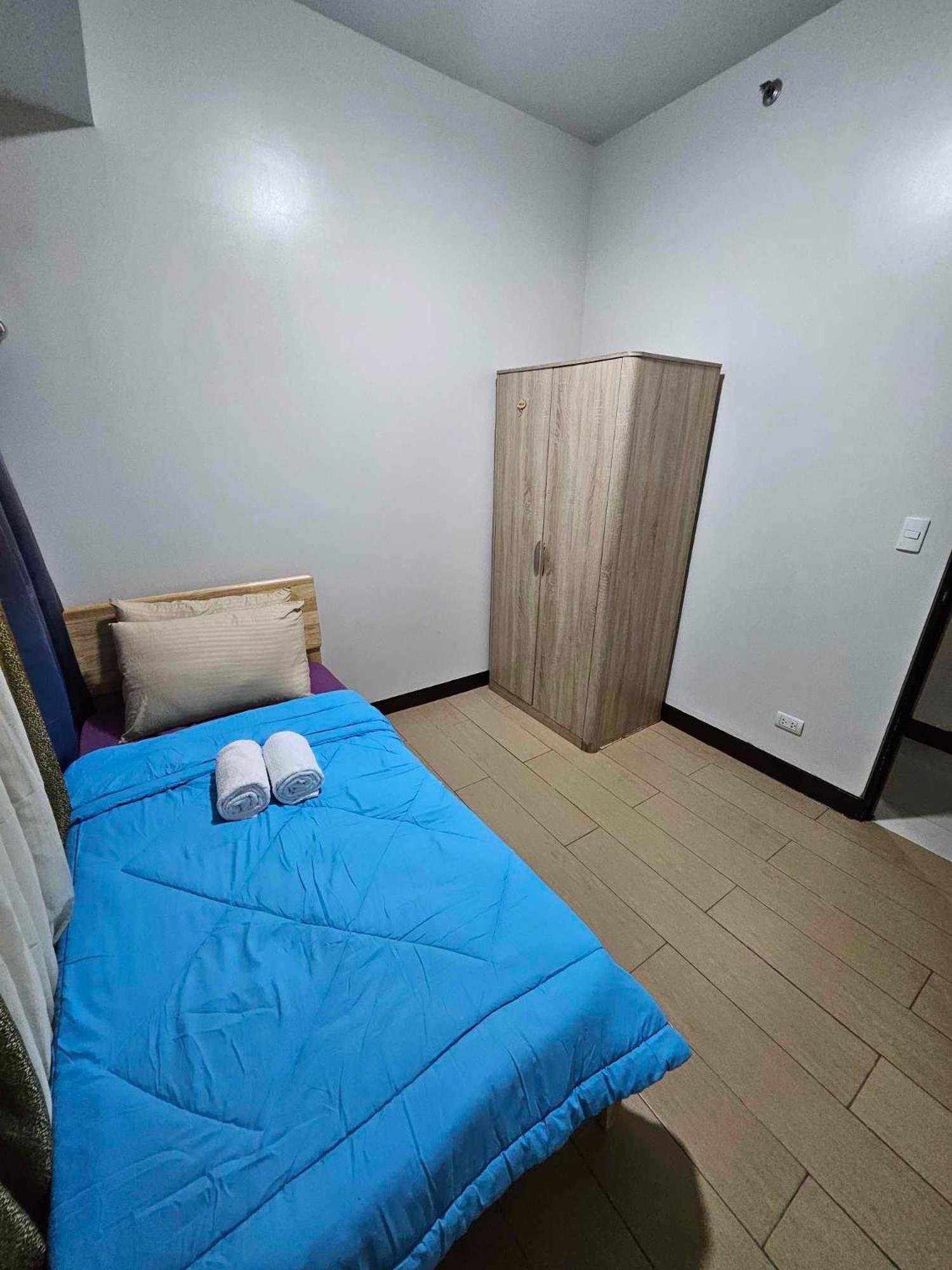 Cubao Manhattan Heights Unit 5A Tower C Кесон Сити Екстериор снимка
