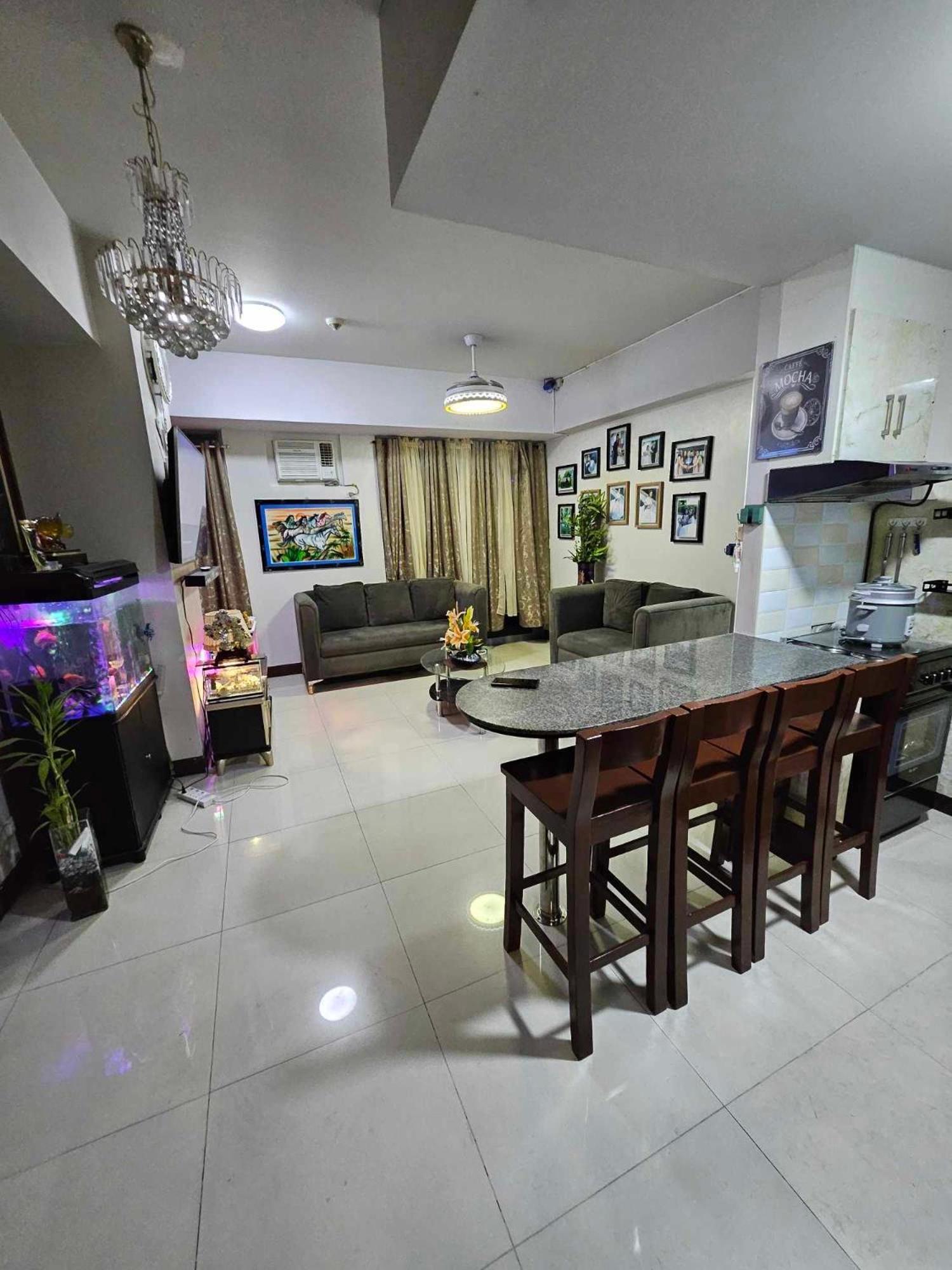 Cubao Manhattan Heights Unit 5A Tower C Кесон Сити Екстериор снимка