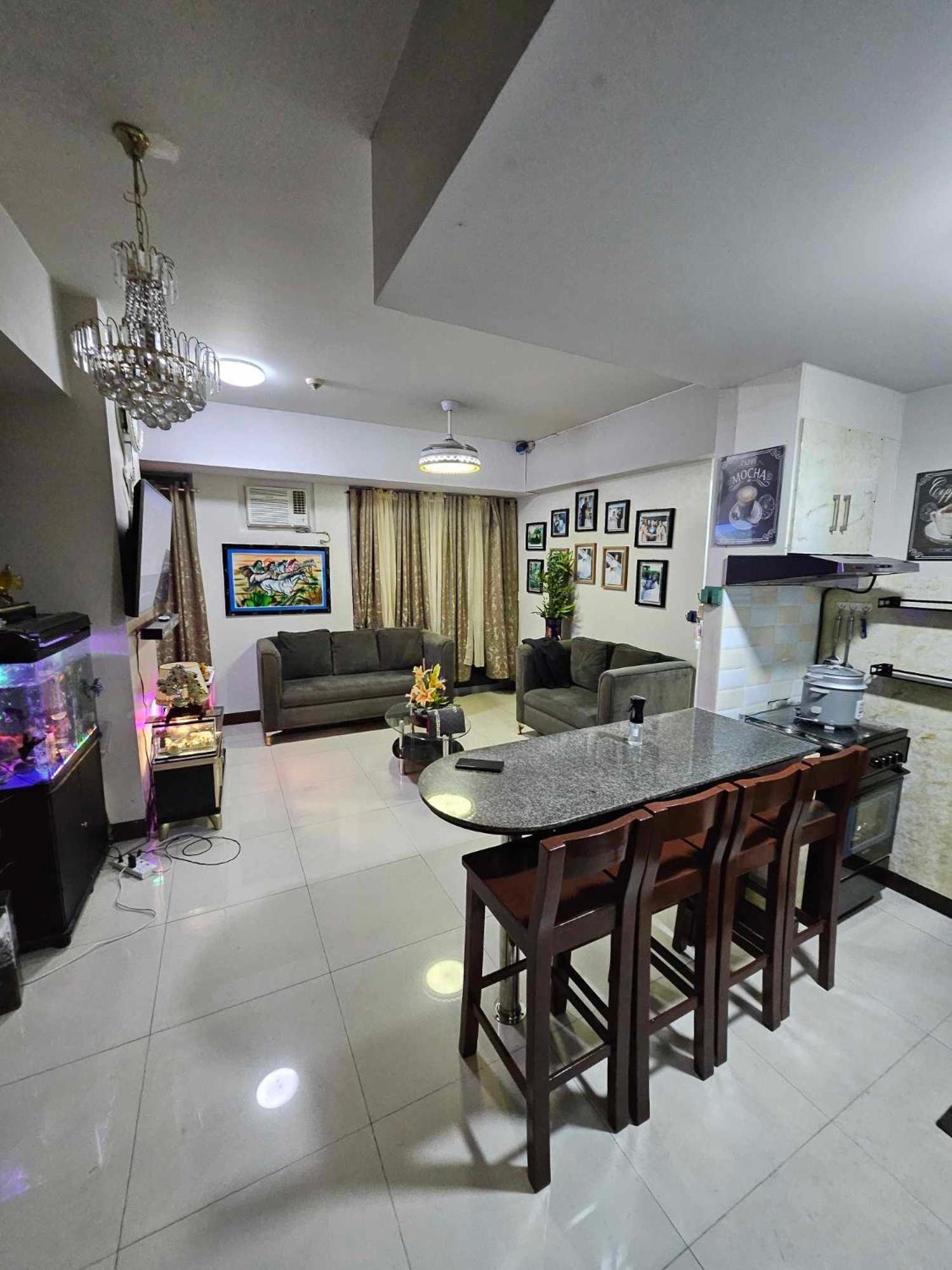 Cubao Manhattan Heights Unit 5A Tower C Кесон Сити Екстериор снимка