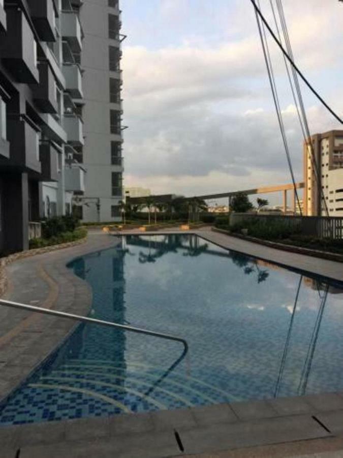 Cubao Manhattan Heights Unit 5A Tower C Кесон Сити Екстериор снимка
