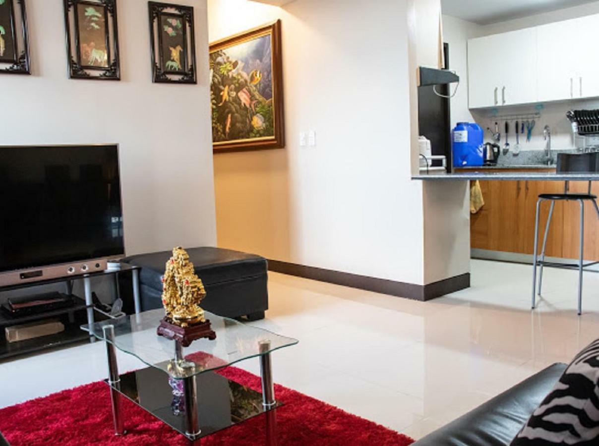 Cubao Manhattan Heights Unit 5A Tower C Кесон Сити Екстериор снимка