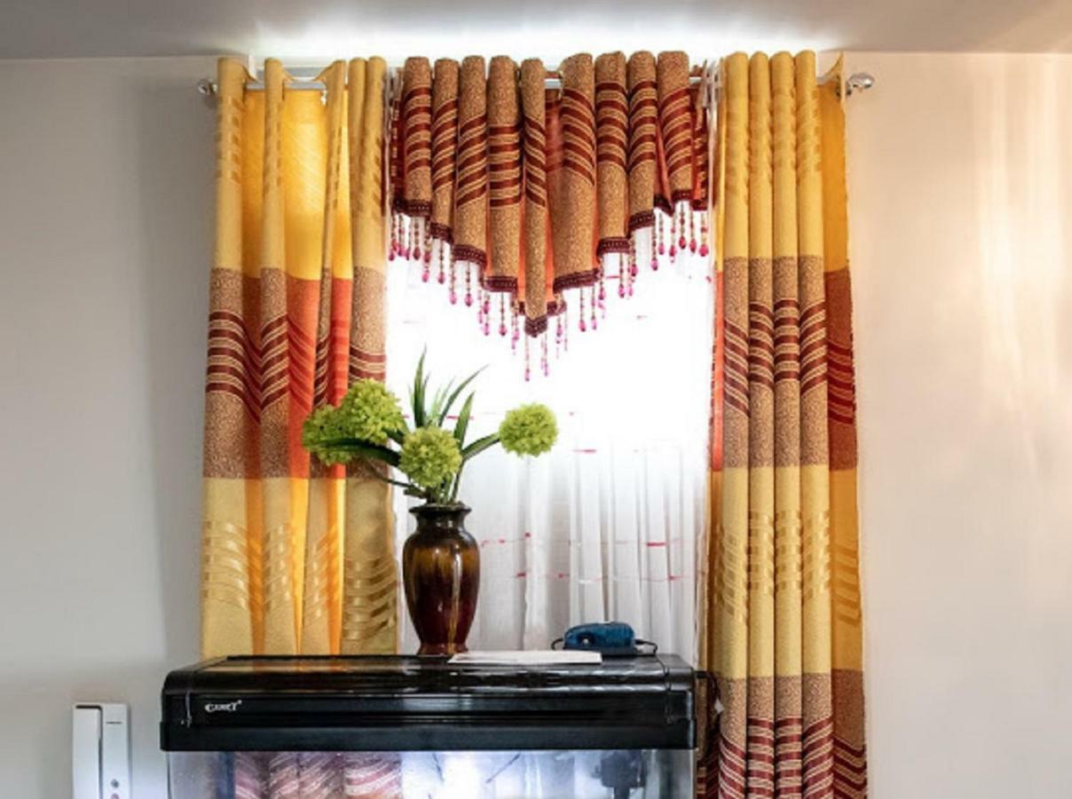 Cubao Manhattan Heights Unit 5A Tower C Кесон Сити Екстериор снимка