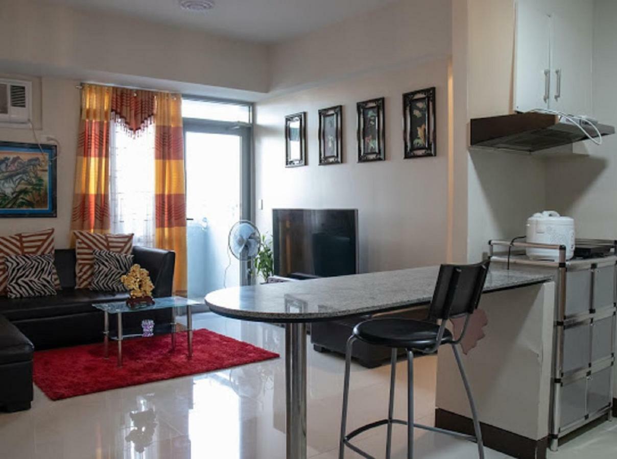 Cubao Manhattan Heights Unit 5A Tower C Кесон Сити Екстериор снимка