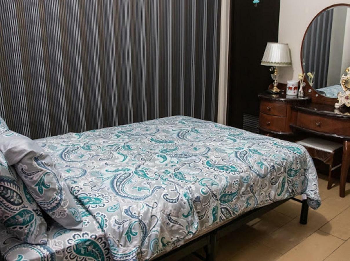 Cubao Manhattan Heights Unit 5A Tower C Кесон Сити Екстериор снимка