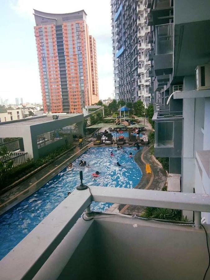 Cubao Manhattan Heights Unit 5A Tower C Кесон Сити Екстериор снимка