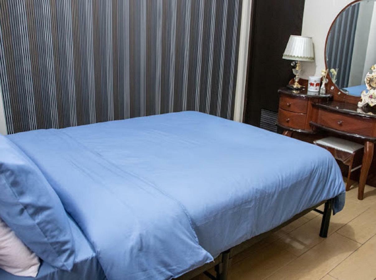 Cubao Manhattan Heights Unit 5A Tower C Кесон Сити Екстериор снимка