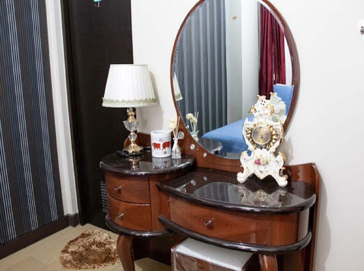 Cubao Manhattan Heights Unit 5A Tower C Кесон Сити Екстериор снимка